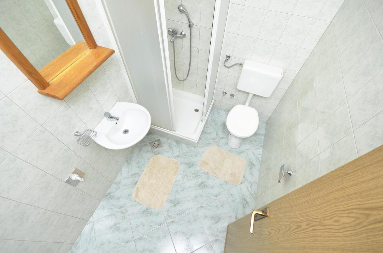 Family Friendly Apartments With A Swimming Pool Baska Voda, Makarska - 12442 Εξωτερικό φωτογραφία