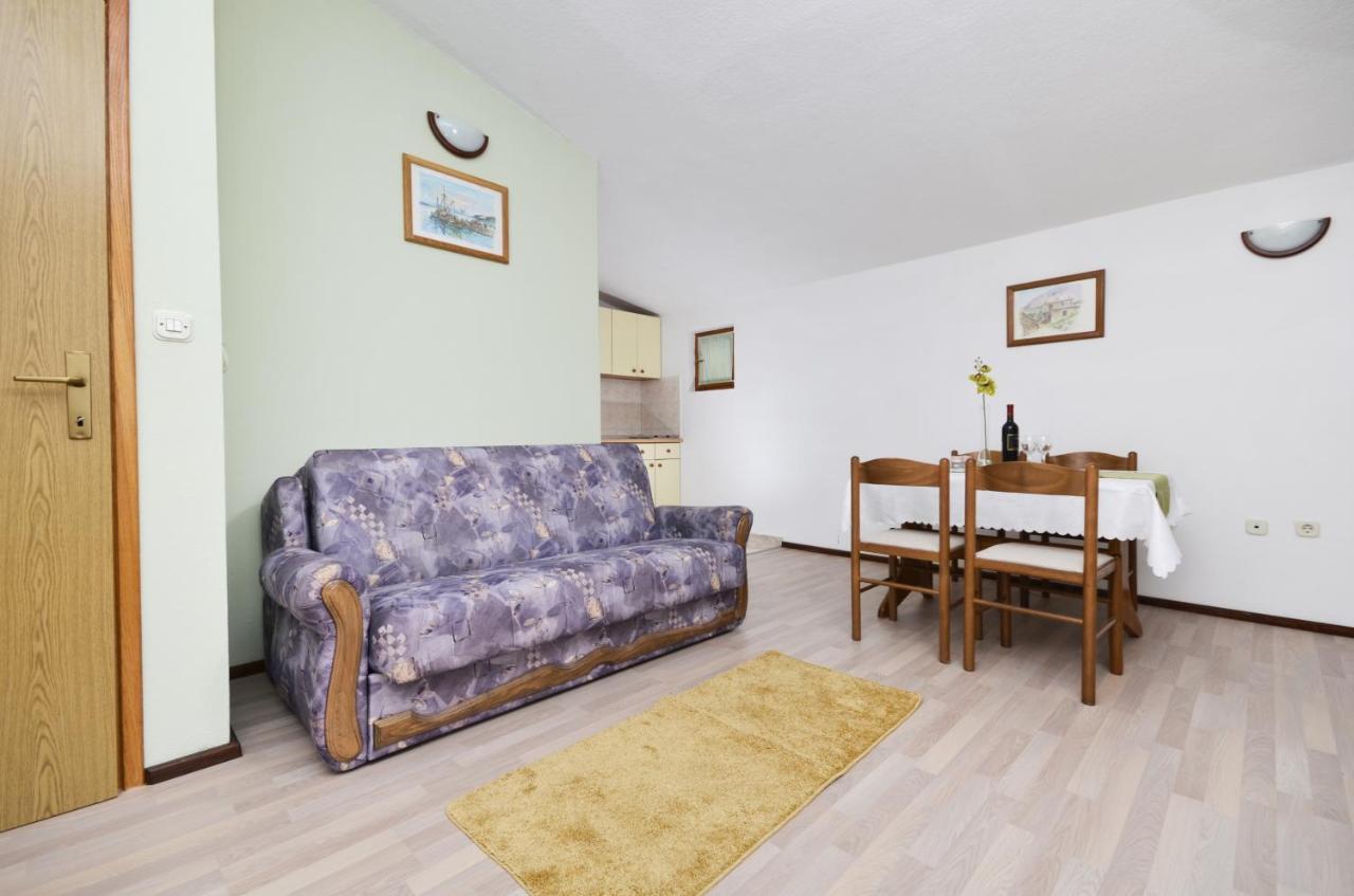 Family Friendly Apartments With A Swimming Pool Baska Voda, Makarska - 12442 Εξωτερικό φωτογραφία