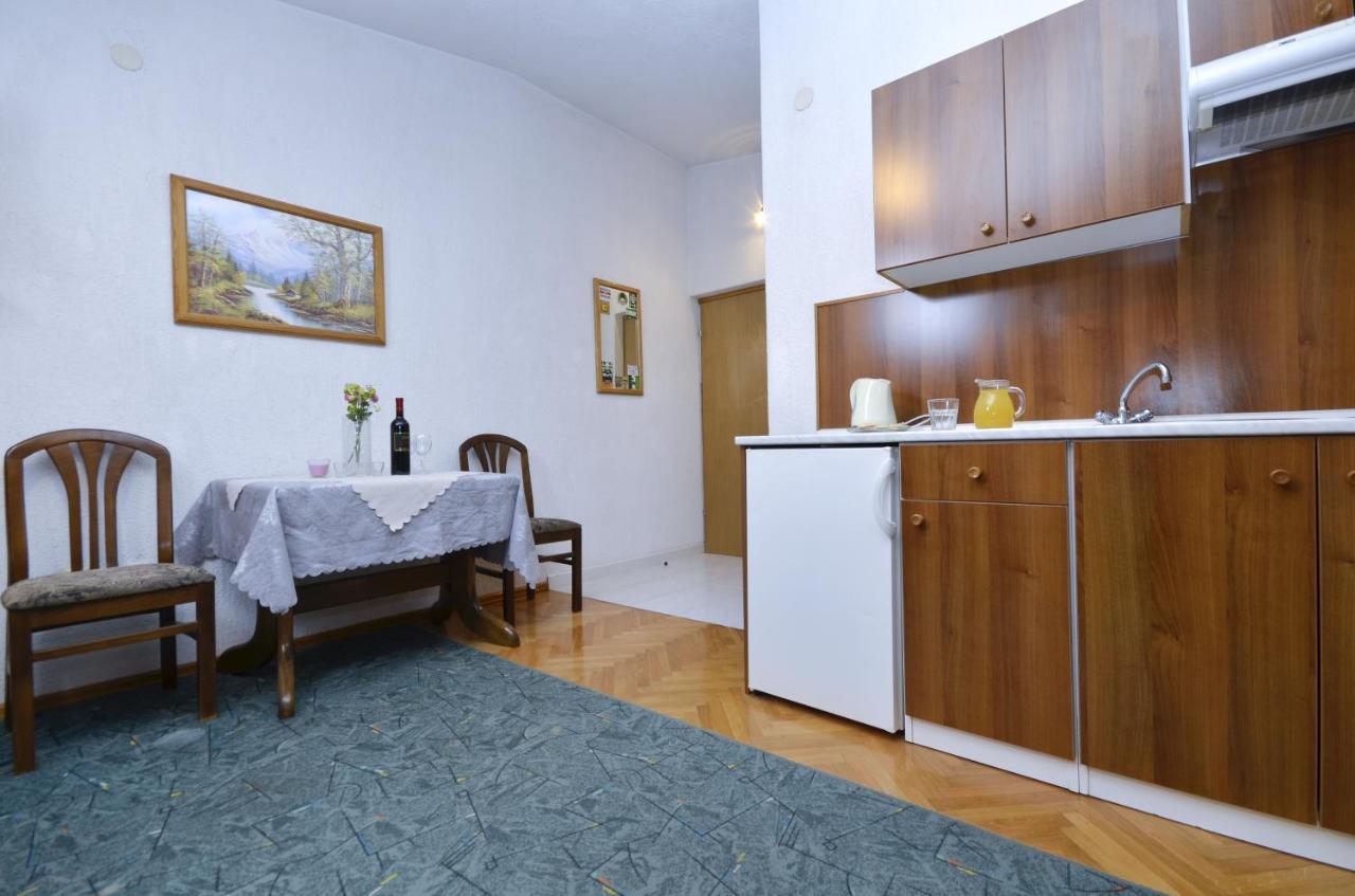 Family Friendly Apartments With A Swimming Pool Baska Voda, Makarska - 12442 Εξωτερικό φωτογραφία