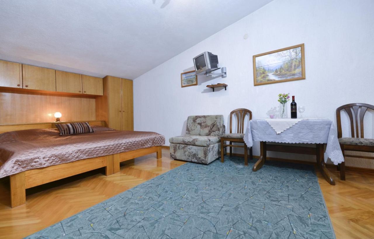 Family Friendly Apartments With A Swimming Pool Baska Voda, Makarska - 12442 Εξωτερικό φωτογραφία