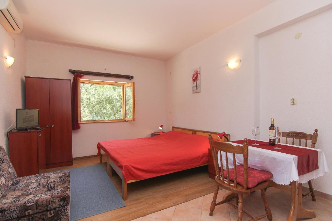 Family Friendly Apartments With A Swimming Pool Baska Voda, Makarska - 12442 Εξωτερικό φωτογραφία