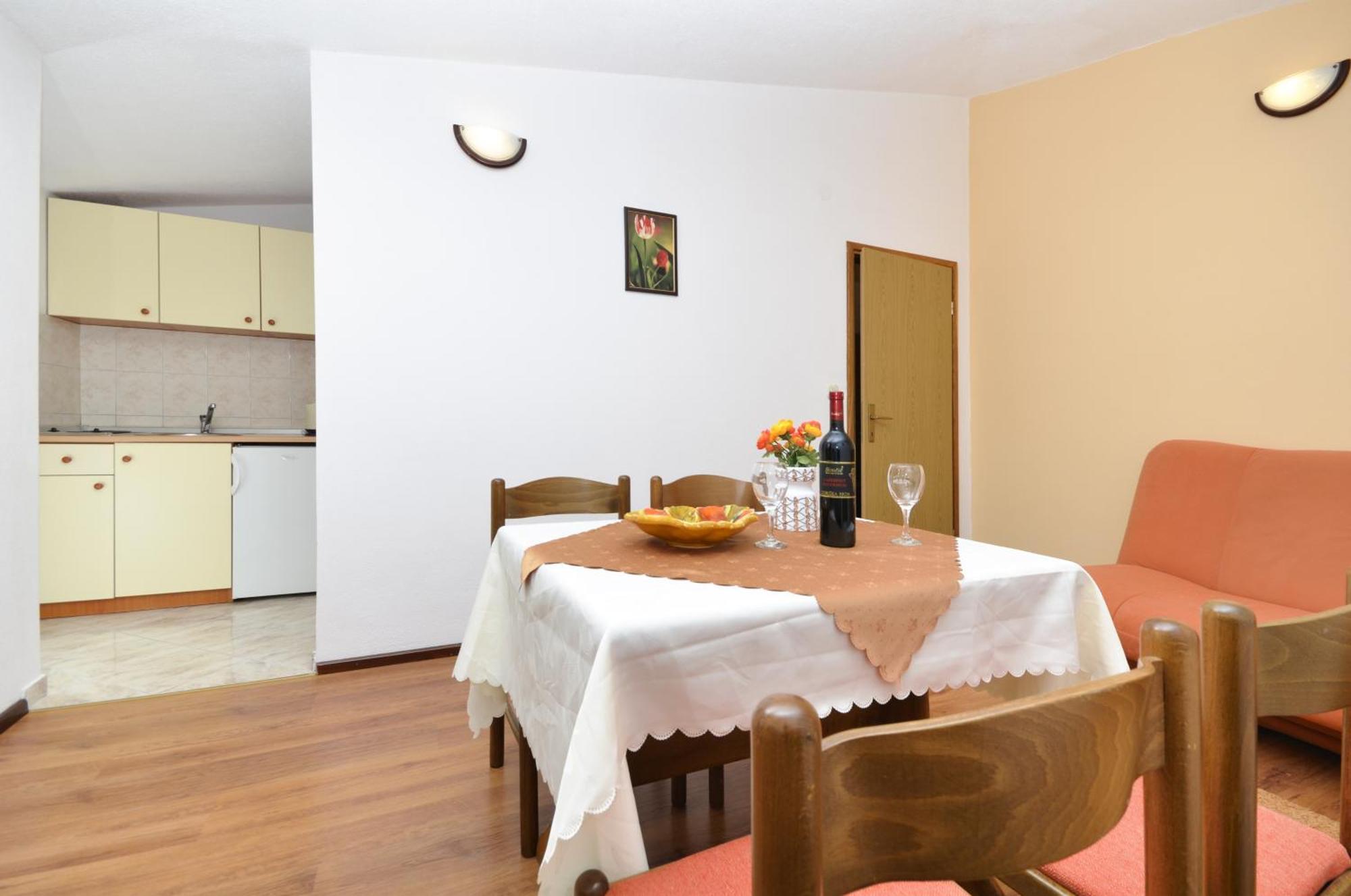 Family Friendly Apartments With A Swimming Pool Baska Voda, Makarska - 12442 Δωμάτιο φωτογραφία
